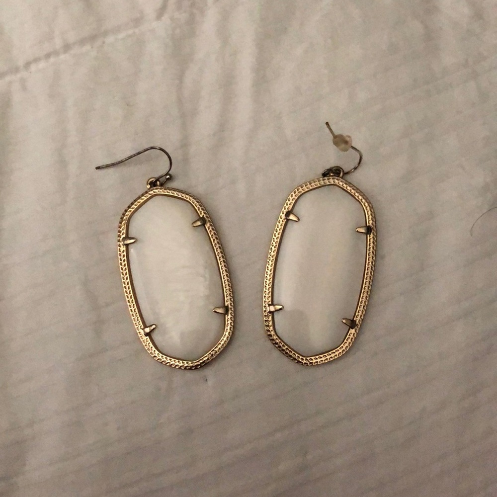 Kendra Scott Danielle earrings!